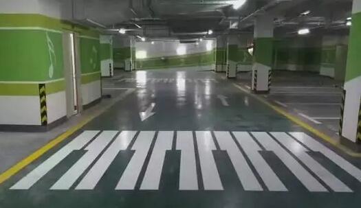 港南车位划线